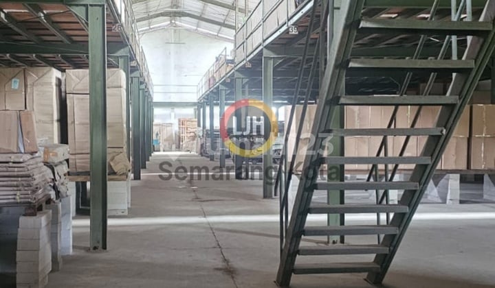 Warehouse or Factory Building in Terboyo