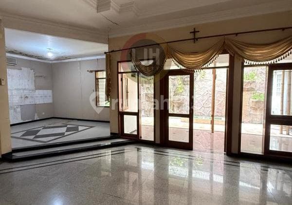 Rumah siap huni di jalan Utari