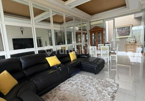 Rumah siap huni di Graha Candi Golf