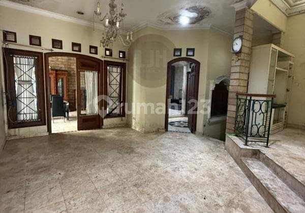 Rumah di jalan Abdulrahman Saleh