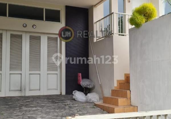 Rumah siap huni di Graha Candi Golf
