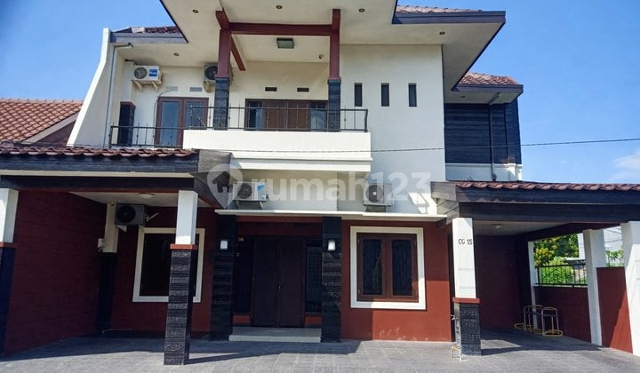 Rumah Mewah Hook Sidoarjo Kota