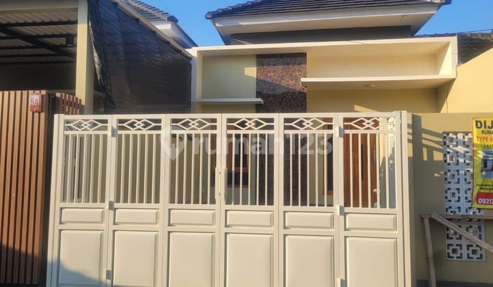 Rumah Baru Luas dan Mewah Balas Klumprik Wiyung Surabaya