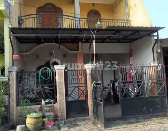 Quick Sale, Price Slashed, 2-Story House in Oma Indah Housing, Menganti, Gresik