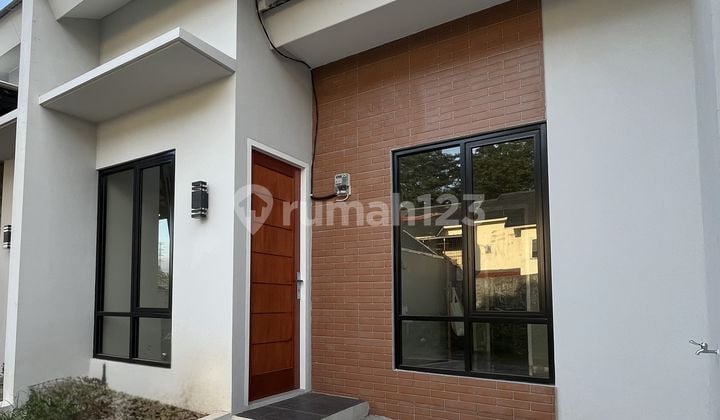 Modern Residence with Super Strategic Location Near Cibubur