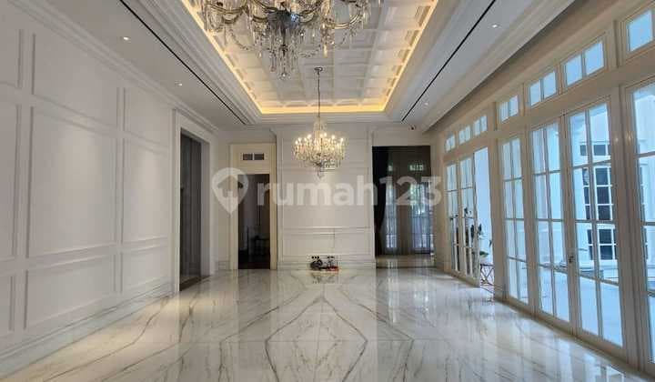 Rumah 3 Lantai di Mega Kuningan Jakarta Selatan