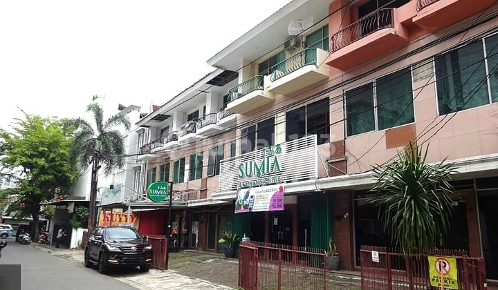 Bidang Tanah Luas 440 M² Berikut Bangunan di Bendungan Hilir