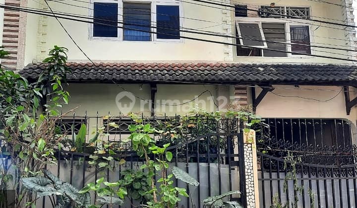 Bidang Tanah Luas 85 M Berikut Bangunan di Menteng Dalam