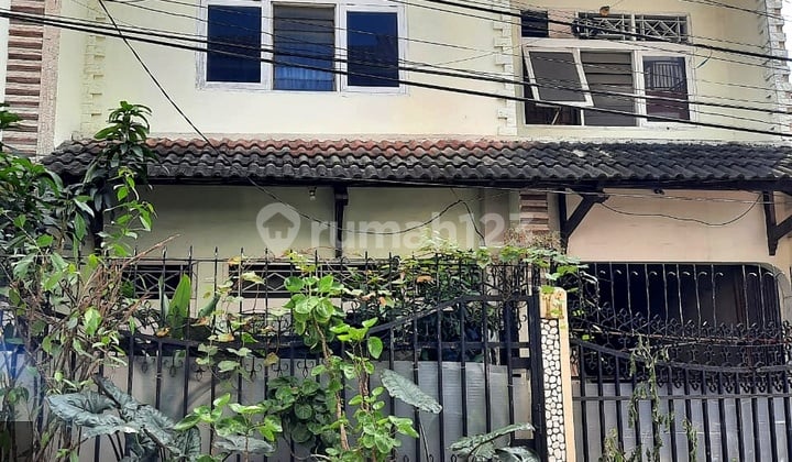 Bidang Tanah Luas 85 M Berikut Bangunan di Menteng Dalam