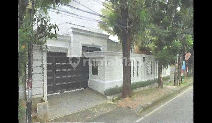 Sebidang Tanah Luas 754 M² Berikut Bangunan di Menteng