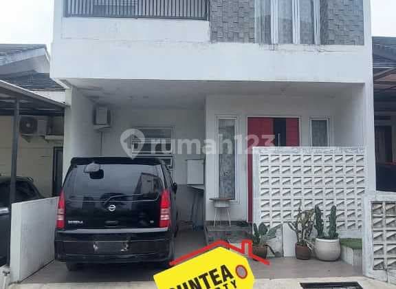 Beautiful House in a Strategic Location at Bintaro Sector 9