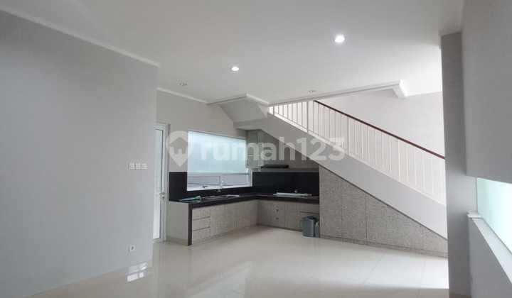 Rumah Nyaman Baru Renov Siap Huni. Lokasi Strategis di Cluster Favorite Sektor 9 Bintaro