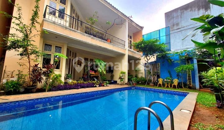 Rumah Mewah Gandaria Fatmawati dengan Swimming Pool Dekat Blok M