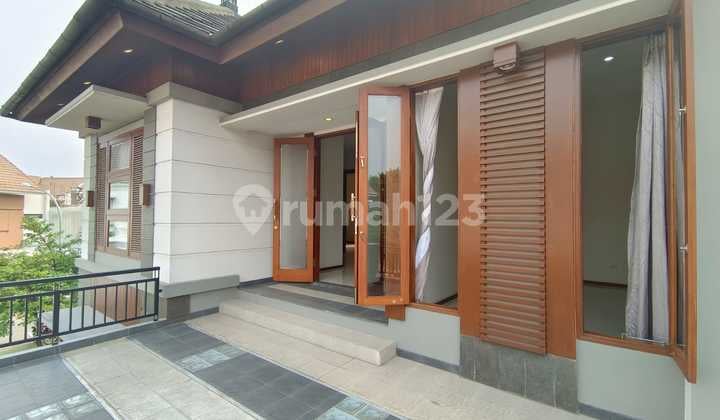 Rumah Baru di Discovery Bintaro Jaya Cantik. 0171