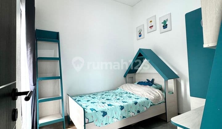 Rumah 2 Lantai DP 0% Deket Transjakarta & KRL