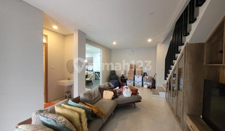 Rumah Nyaman Minimalis 2 Lantai di Setraduta Dago Grande