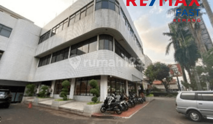 Disewakan Ruang Kantor 92M² Pinggir Jalan Raya Mampang Prapatan