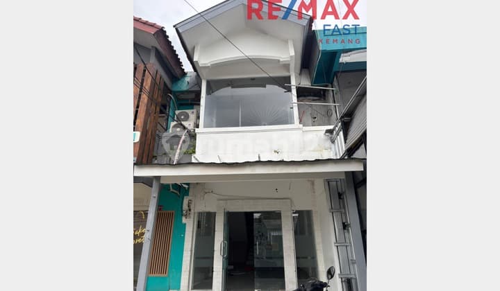 Disewakan Tempat Usaha Pinggir Jalan | 2 Lantai | Lokasi Strategis