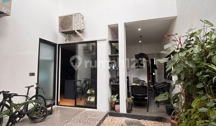 3-Bedroom House Near Toll Access in Jagakarsa, South Jakarta