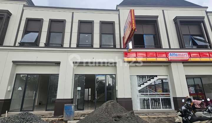 2 Ruko Gandeng Disewakan Strategis Pinggir Jalan Besar di Cgs
