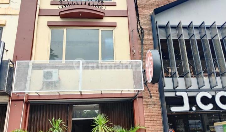 Ruko Hadap Jalan Raya Bangunan 3 Lantai Siap Pakai di Jelupang