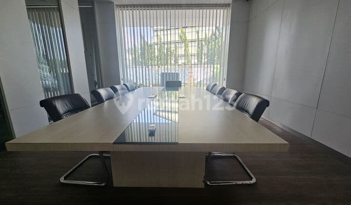 Gedung Kantor Siap Pakai Bangunan 4 Lantai Ada Lift di Pik Jakut