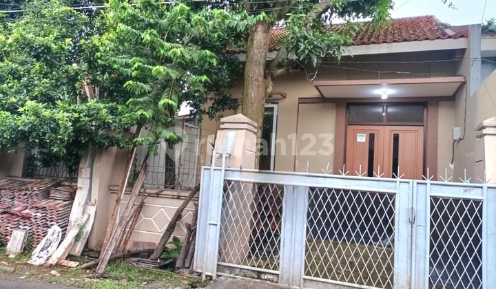 Rumah Hook 2 Kamar SHM Row Jalan Besar di Sektor 6 Gading Serpong