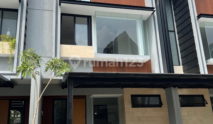 Rumah 3 Kamar SHM Hadap Utara 2 Lantai di Sepatan Tangerang