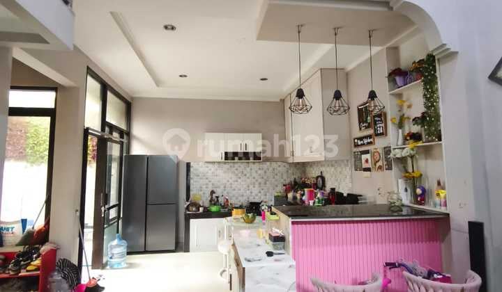 Rumah Cantik Minimalis di Ciwastra