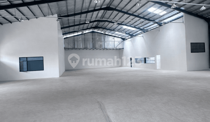 Gudang Baru! Lokasi Pinggir Jalan Akses Kontainer di Area Cakung