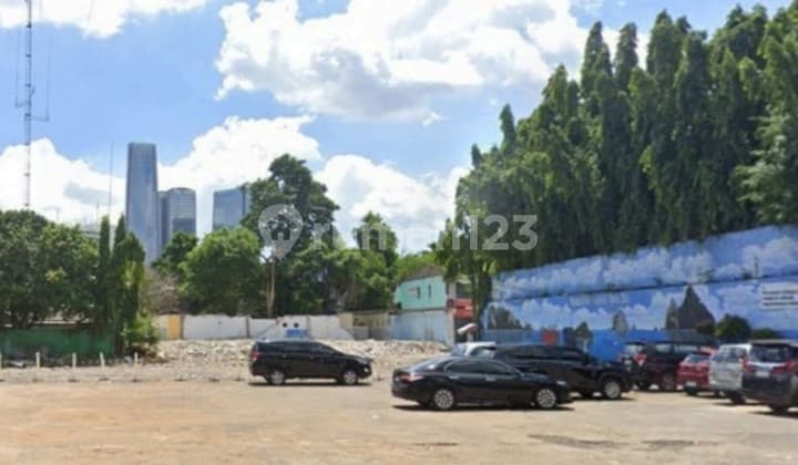 Lahan Komersial Premium di Tendean, Hoek, Pinggir Jalan Utama