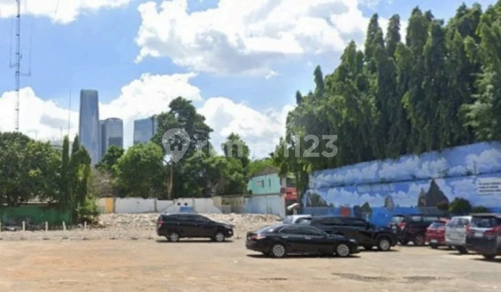 Lahan Komersial Premium di Tendean, Hoek, Pinggir Jalan Utama