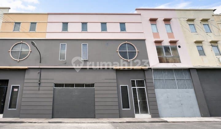 Gudang Strategis di Elang Laut Pik - Siap Operasional