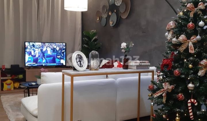 Unit 7X15 Samping dan Hadap ke Taman di Jgc