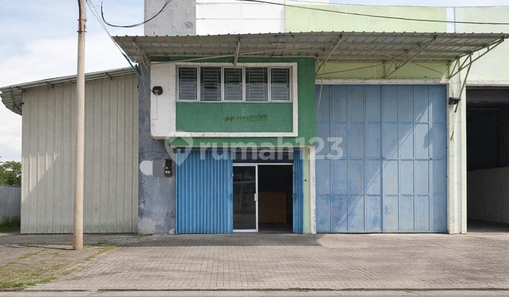 Gudang Hoek Full Bangunan + Office 2 Lantai di Central Cakung