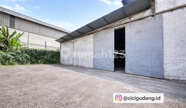 Gudang Memanjang 78 M di Cakung - Ideal untuk Distribusi
