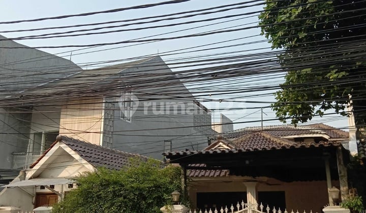 Dijual Hunian Cantik di Asem Baris Raya, Akses Dekat Tol, Kereta Api & Transjakarta