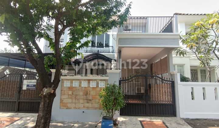 Disewakan Rumah Cantik 1½ Lantai Semi Furnished BSD Puspita Loka