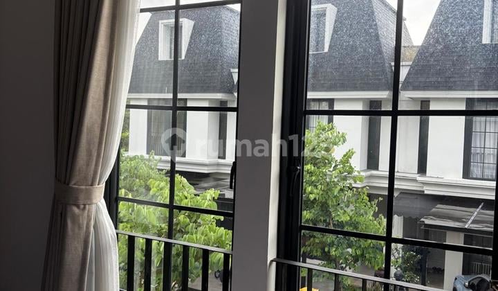 Disewakan Rumah Cantik 3 Lantai Furnish Citra Garden Bintaro