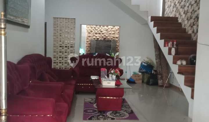 Luxury Second-Hand House for Sale 700M²(5.5M) Kelapa Dua Cimanggis Depok