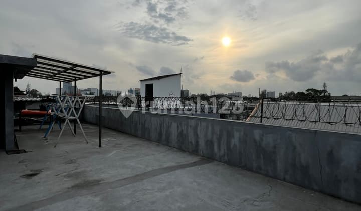 Rumah Siap Huni Asri dan Tenang di Pulomas