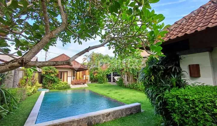 Villa for Sale, 1st Floor with Rice Field View on Jalan Cekomaria, North Denpasar.