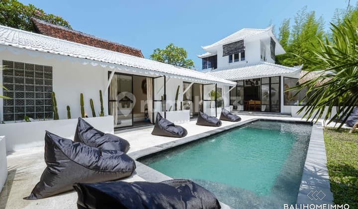 Villa Indah untuk Disewa di Seminyak Terletak di Jl. Baik Baik, Seminyak 20 Tahun