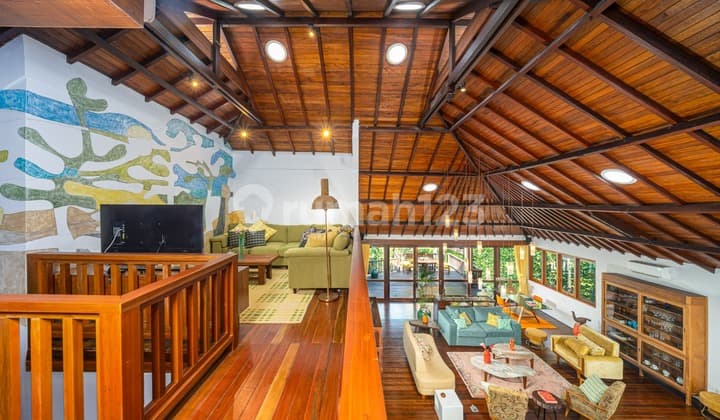 Villa Dua Lapan in Kerobokan, Ready to Use