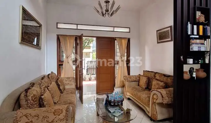 Dijual Rumah Cantik dan Terawat di Kemang Pratama 3