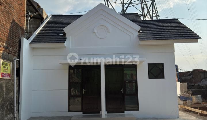 Strategic Boarding House in Cijambe, Cileunyi, 3 Bedrooms 3 Bathrooms, Price 490 Million