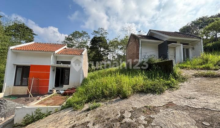 Ready-to-Build Plot in Cileunyi - 8 Minutes to Toll Road | Price IDR 1.1 Million/m², Only 2 Units Left!