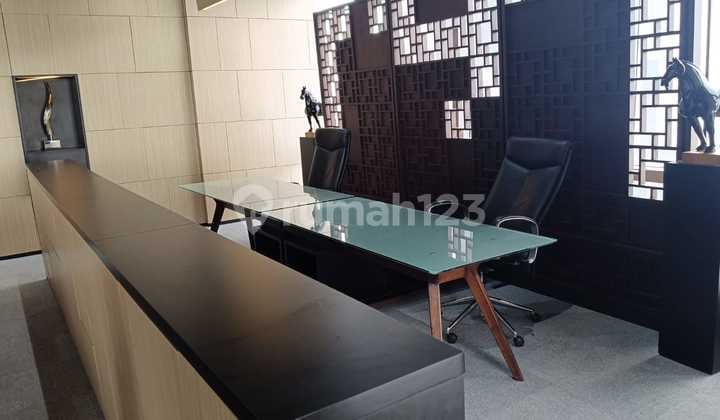 Disewakan Office Soho Capital Furnished Jakarta Barat