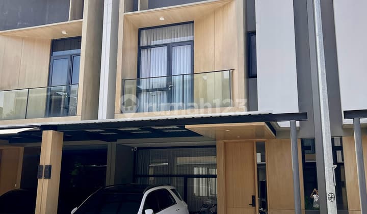 Rumah Cantik Furnished 2 Lantai di Tanakayu Svani BSD