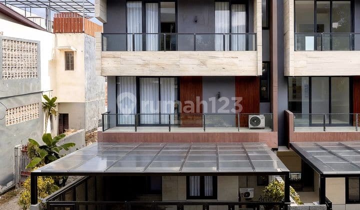 Rumah Baru Modern Siap Huni Strategis di Jagakarsa Dekat Ragunan